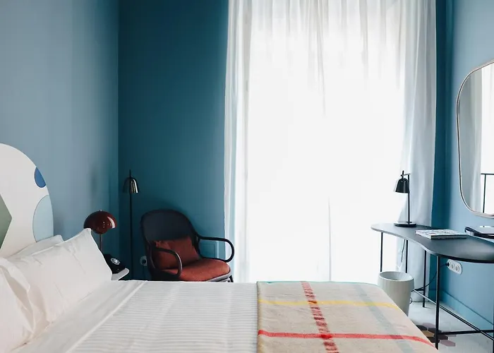 Casa Clarita 4*
