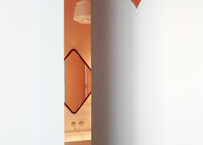 Casa Clarita 4*